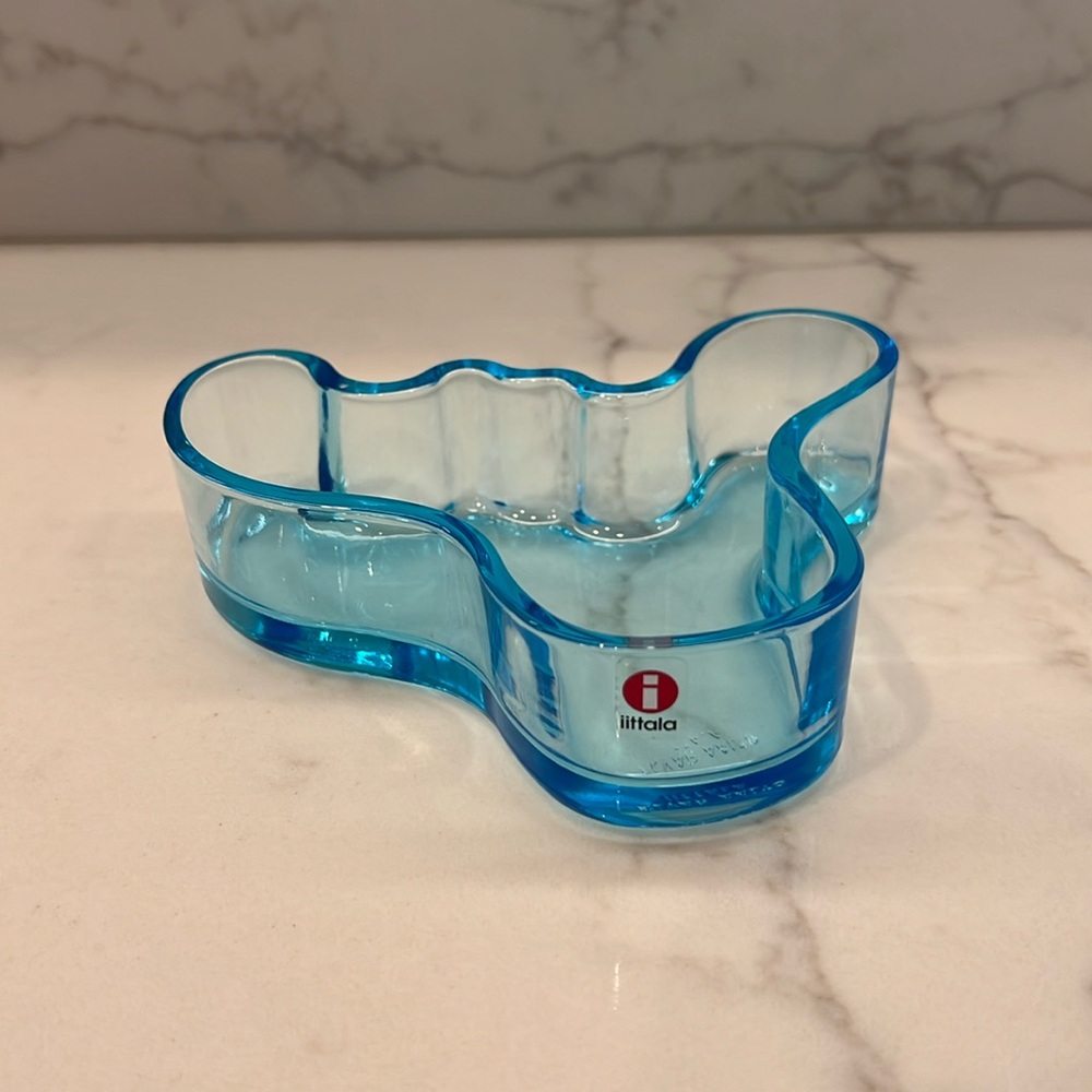 Alvar Aalto IITTALA blue glass dish 5 1/2” x 4” perfect condition.